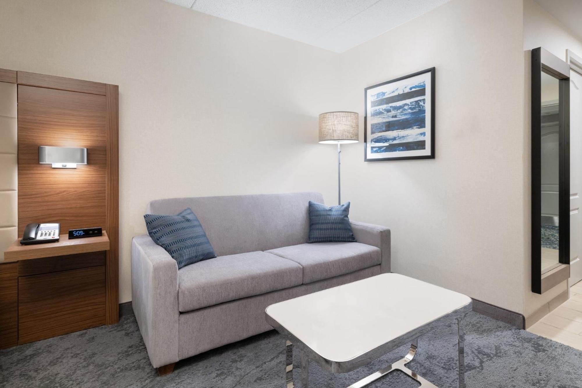 Holiday Inn Express & Suites Boston - Cambridge By Ihg Eksteriør bilde